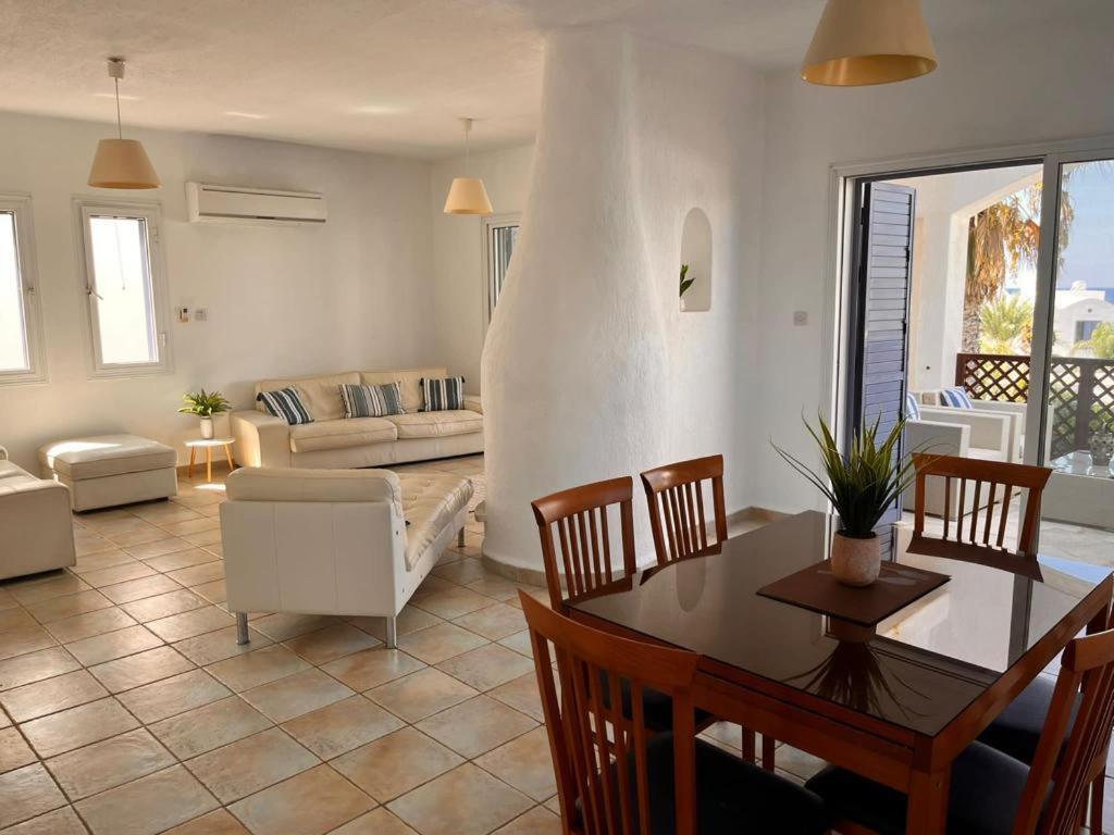 Sky Villa Paphos Exterior photo